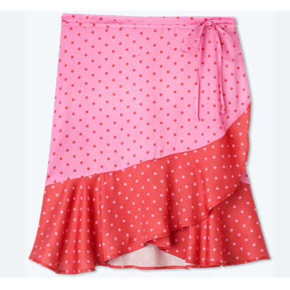 Summersalt || The Short Beach to Brunch Wrap Skirt - Picture 3 of 9